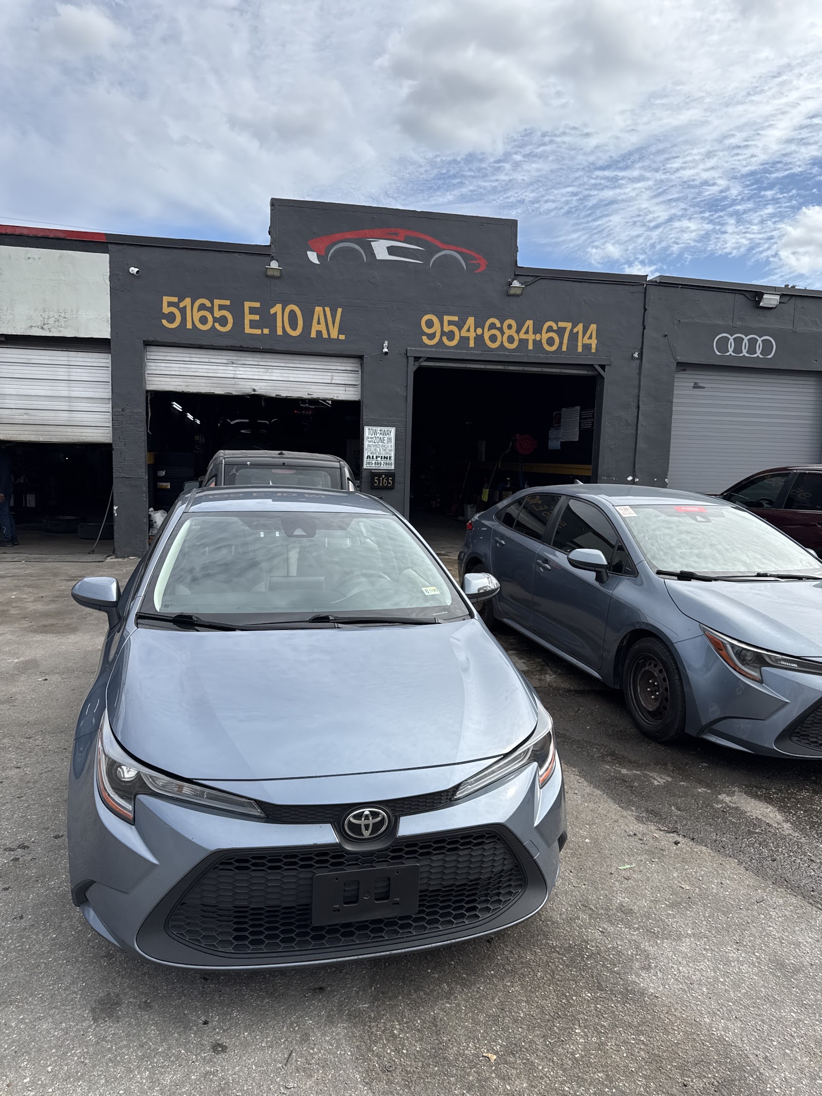 Auto repair tools and equipment ready for service at El autorepair